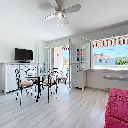 Apartment T1 Cosy Avec Terrasse Et Parking Prive Pres De La Des Lecques - Fr-1-770-7 *