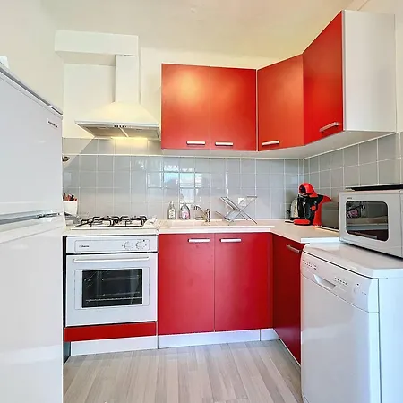 Apartment T1 Cosy Avec Terrasse Et Parking Prive Pres De La Des Lecques - Fr-1-770-7